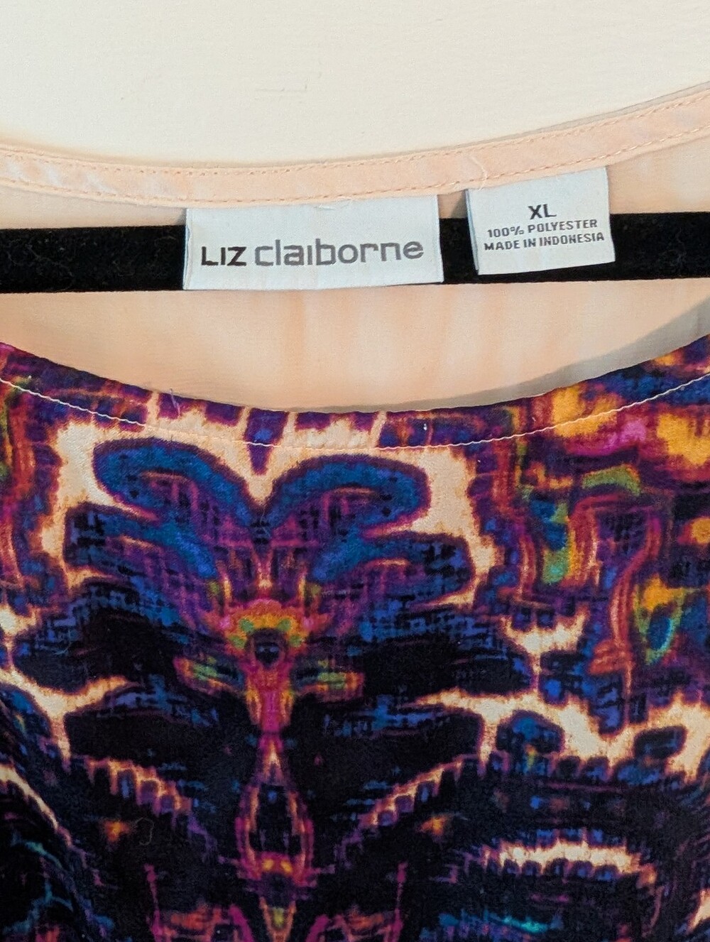 Liz Claiborne Pale Yellow Silky Top w/ Bright Blue & Purple Graphic Design XL - Picture 2 of 5